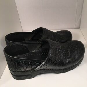 Dansko Shoes Size 42 Black SB-M